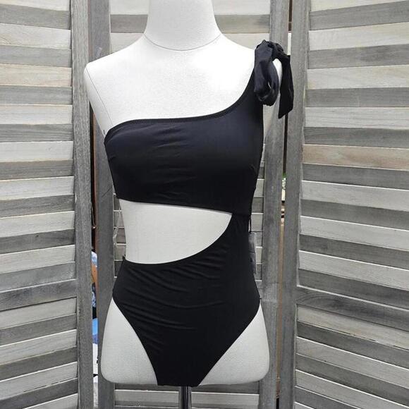 One Shoulder Bow Cut Out One Piece Swimsuit | Shade & Shore | Medium - Picture 1 of 9